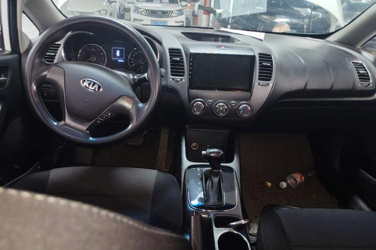 Used Kia K3 2016 1.6L Automatic GL Center Console