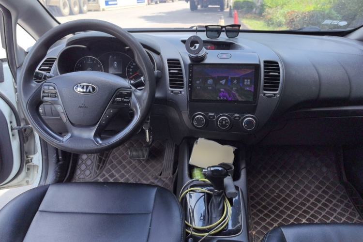 Used Kia K3 2016 1.6L Automatic GLS Center Console