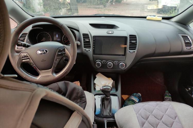 Used Kia K3 2016 1.6L Automatic GL Center Console