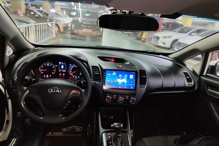 Used Kia K3 2016 1.6L Automatic GL Center Console