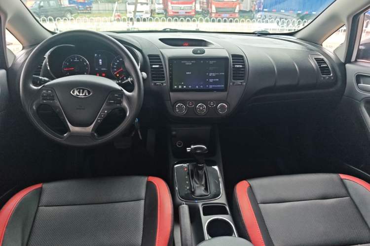 Used Kia K3 2016 1.6L Automatic GL Center Console