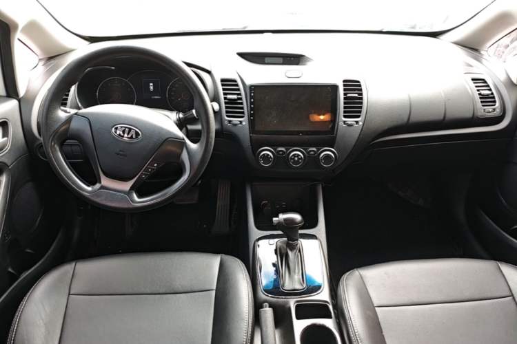 Used Kia K3 2016 1.6L Automatic GL Center Console