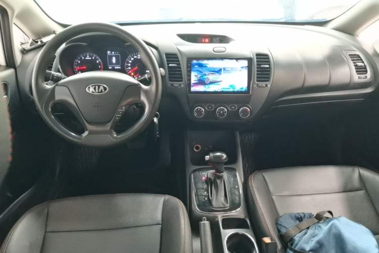 Used Kia K3 2016 1.6L Automatic GL Center Console