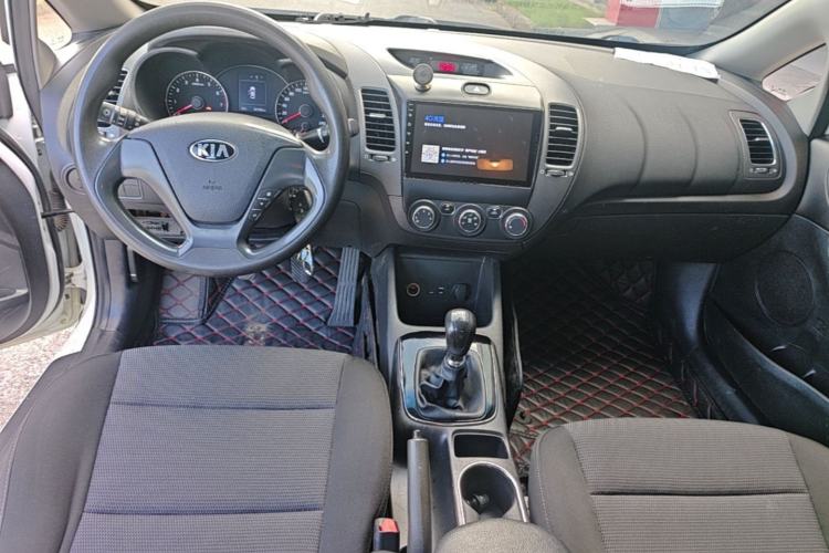 Used Kia K3 2016 1.6L Manual GL Center Console