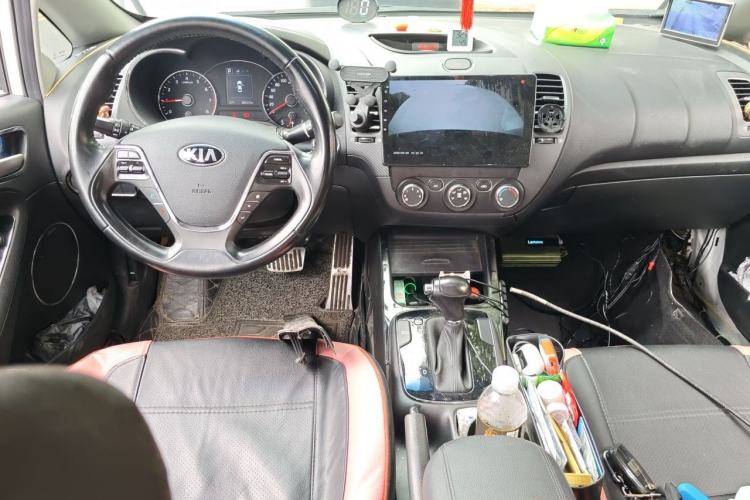 Used Kia K3 2016 1.6L Automatic GLS Center Console