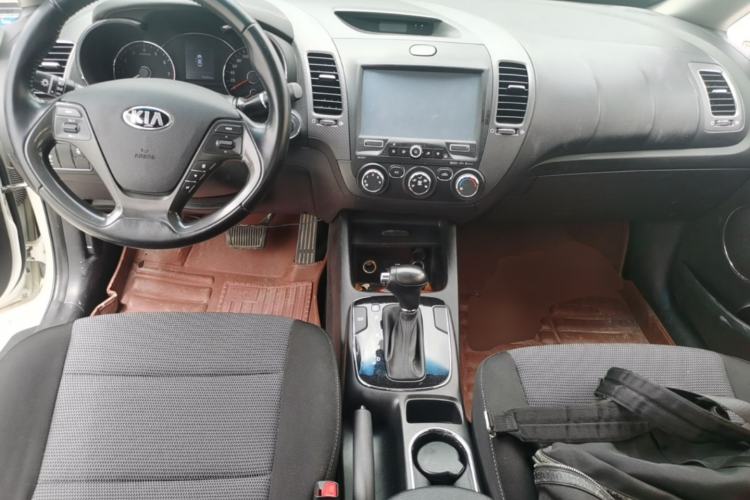 Used Kia K3 2016 1.6L Automatic GLS Center Console