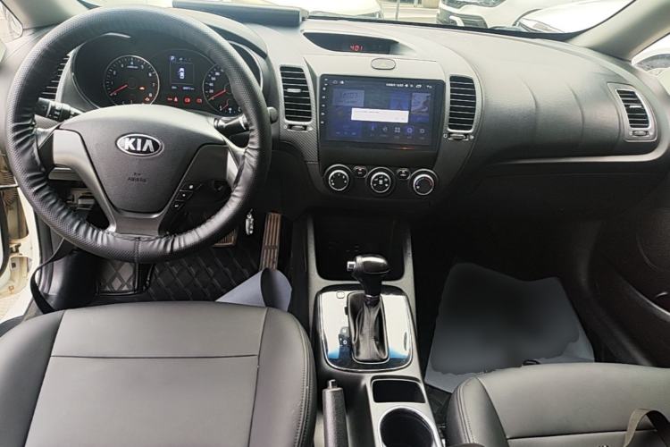 Used Kia K3 2016 1.6L Automatic GL Center Console