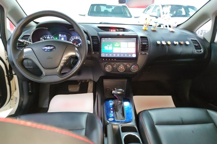 Used Kia K3 2016 1.6L Automatic GL Center Console