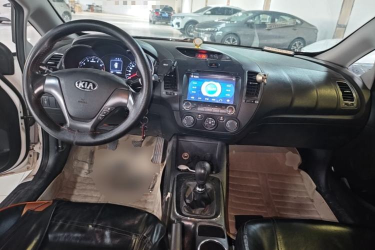 Used Kia K3 2016 1.6L Manual GL Center Console