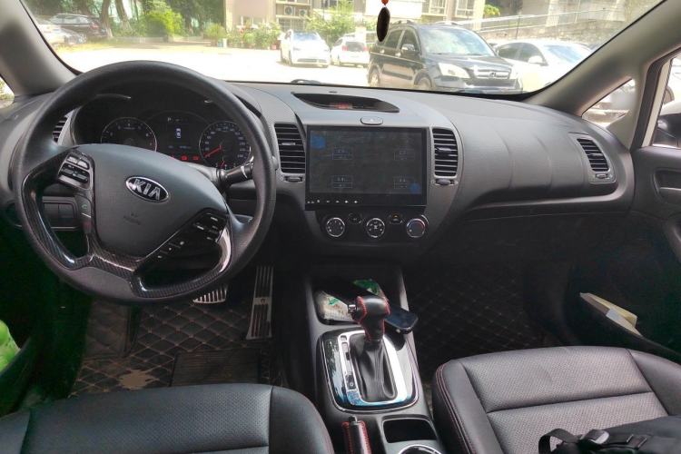 Used Kia K3 2016 1.6L Automatic GL Center Console