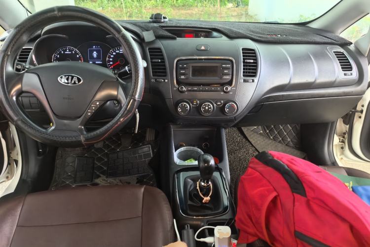 Used Kia K3 2016 1.6L Manual GL Center Console