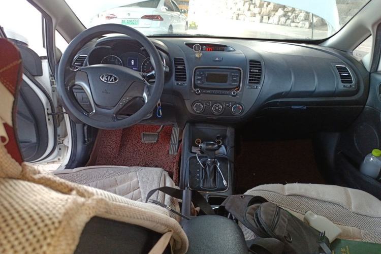 Used Kia K3 2016 1.6L Automatic GL Center Console