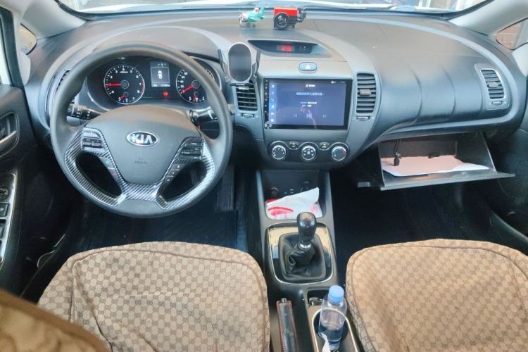Used Kia K3 2016 1.6L Manual GL Center Console