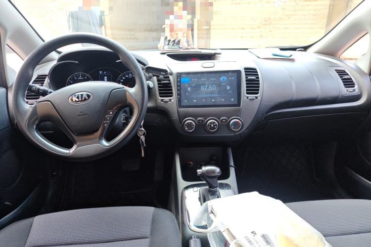 Used Kia K3 2016 1.6L Automatic GL Center Console