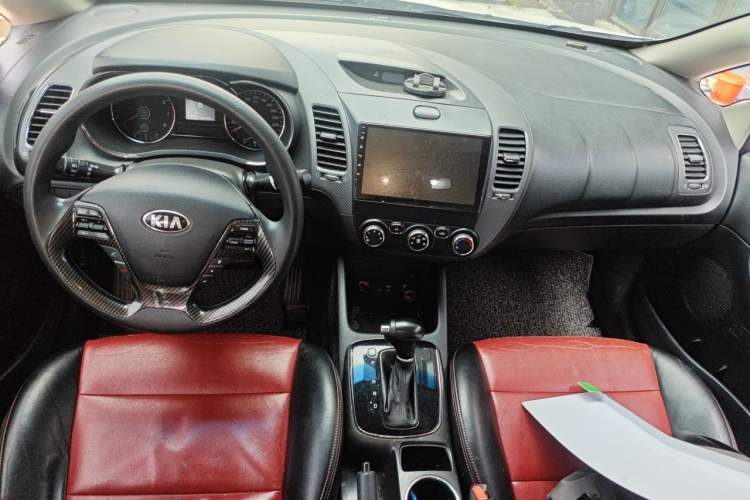 Used Kia K3 2016 1.6L Automatic GL Center Console