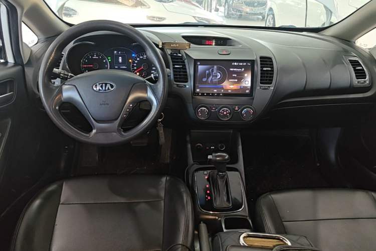 Used Kia K3 2016 1.6L Automatic GL Center Console
