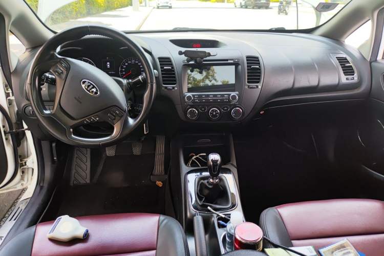 Used Kia K3 2016 1.6L Manual GLS Center Console