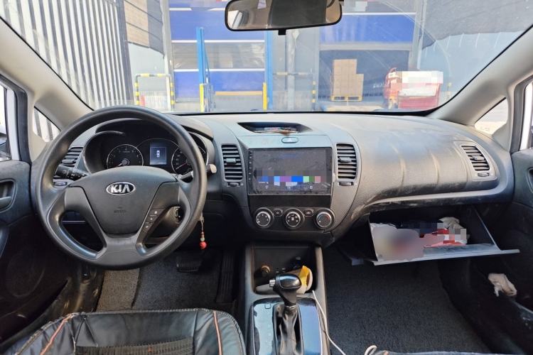 Used Kia K3 2016 1.6L Automatic GL Center Console