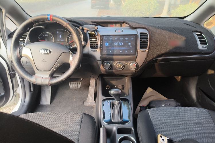 Used Kia K3 2016 1.6L Automatic GL Center Console