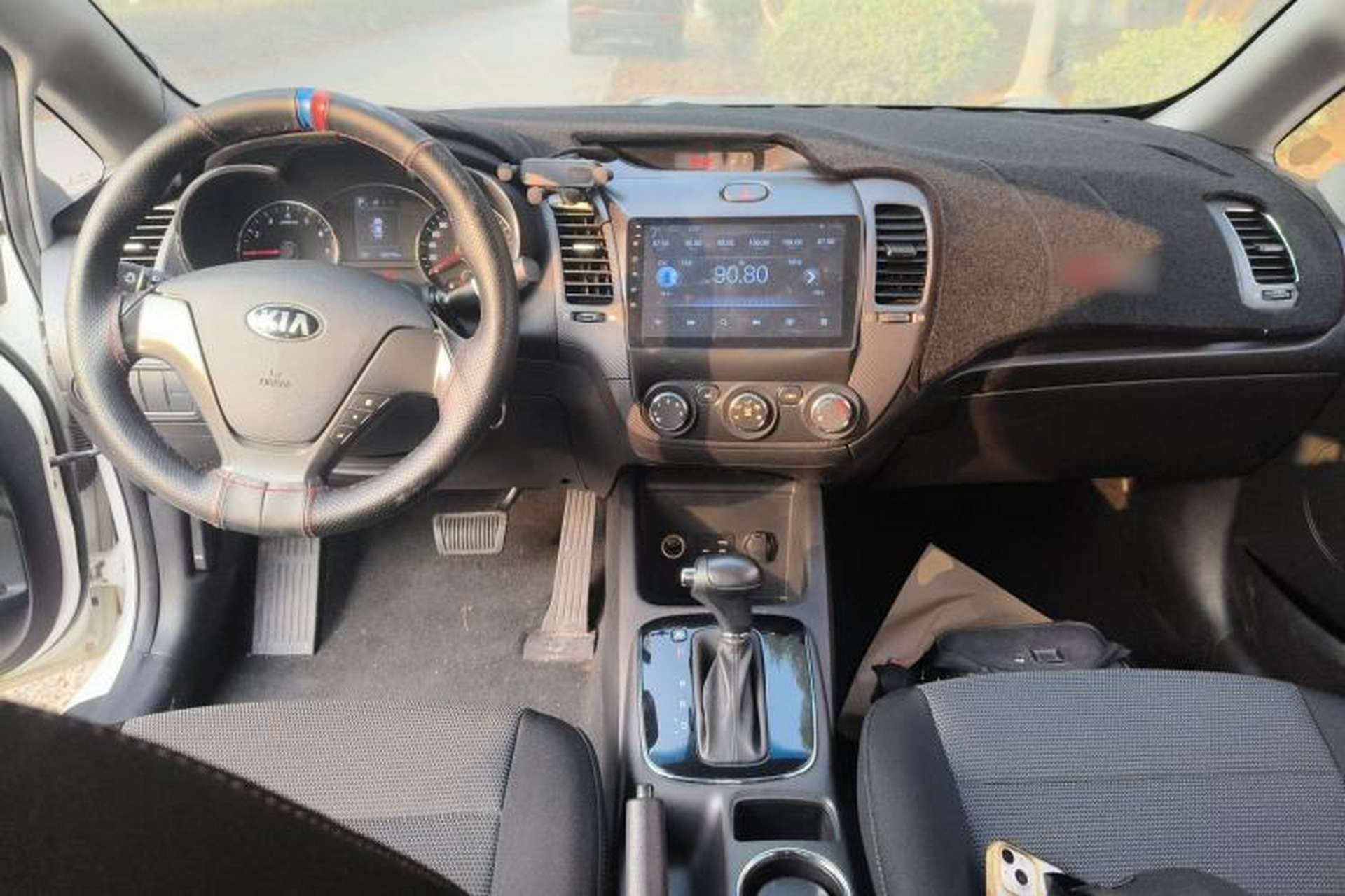 Used Kia K3 2016 1.6L Automatic GL Center Console