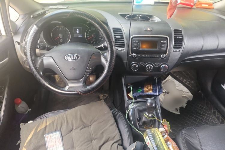 Used Kia K3 2016 1.6L Manual GL Center Console