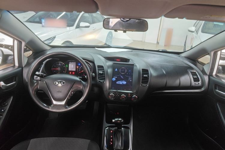 Used Kia K3 2016 1.6L Automatic GL Center Console