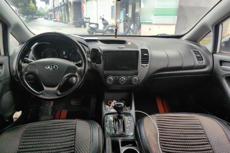 Used Kia K3 2016 1.6L Automatic GL Center Console