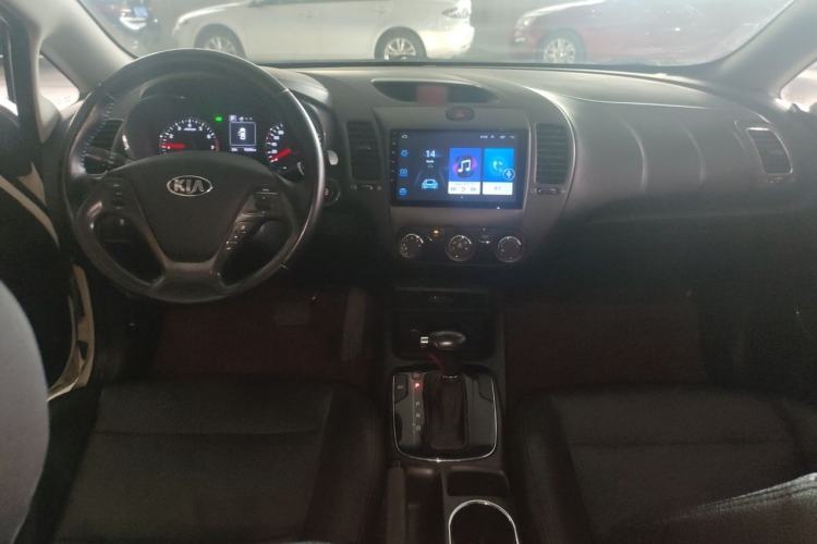 Used Kia K3 2016 1.6L Automatic GLS Center Console