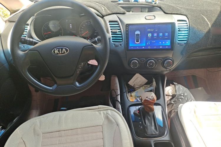 Used Kia K3 2016 1.6L Automatic GL Center Console