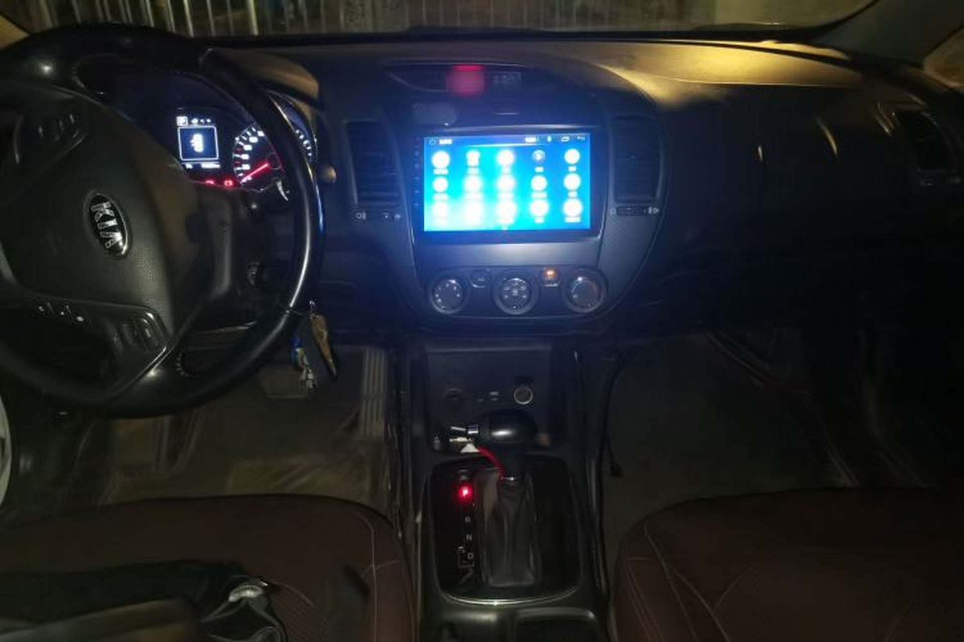 Used Kia K3 2016 1.6L Automatic GL Center Console