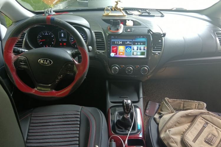 Used Kia K3 2016 1.6L Manual GLS Center Console