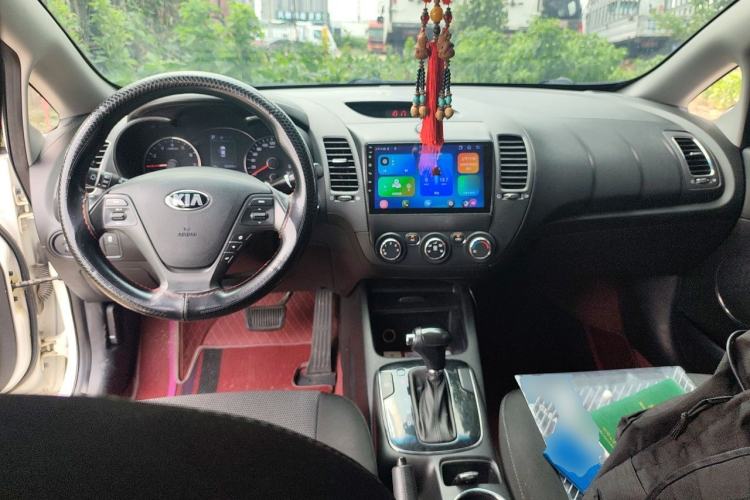 Used Kia K3 2016 1.6L Automatic GLS Center Console
