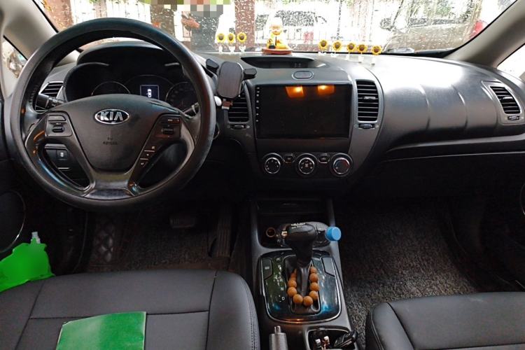 Used Kia K3 2016 1.6L Automatic GLS Center Console