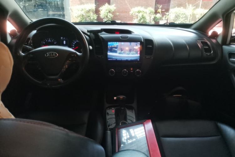 Used Kia K3 2016 1.6L Automatic GLS Center Console