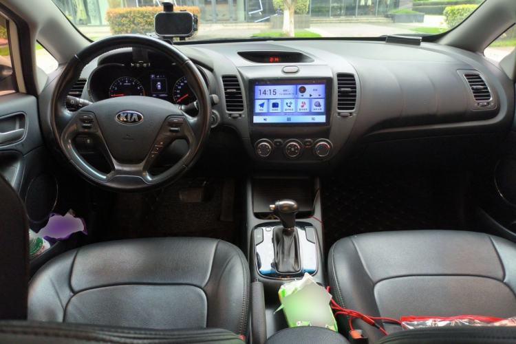 Used Kia K3 2016 1.6L Automatic GLS Center Console