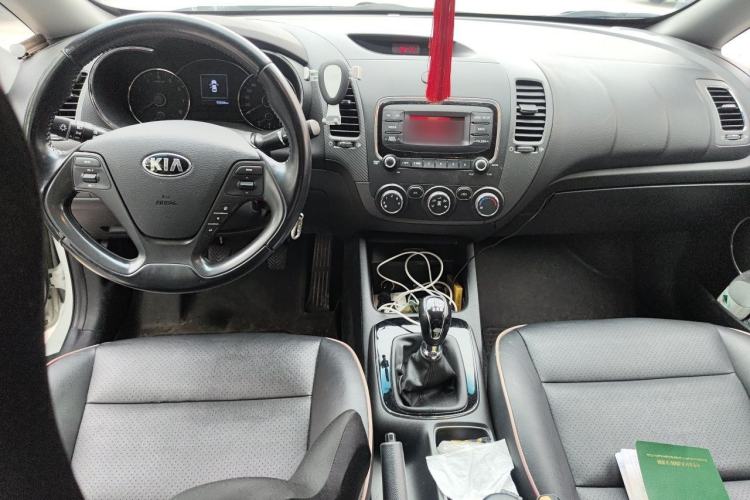 Used Kia K3 2016 1.6L Manual GLS Center Console