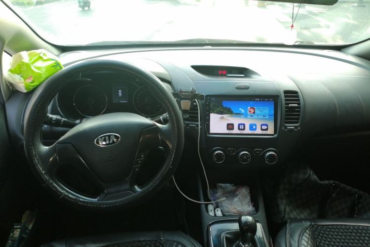 Used Kia K3 2016 1.6L Manual GL Center Console