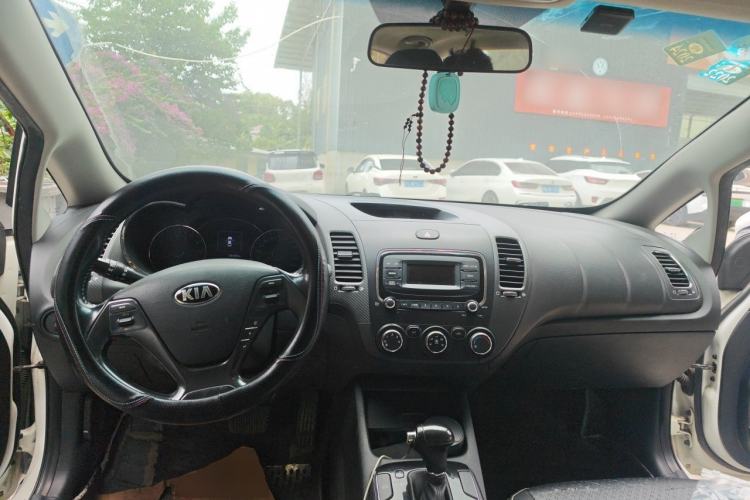 Used Kia K3 2016 1.6L Automatic GLS Center Console