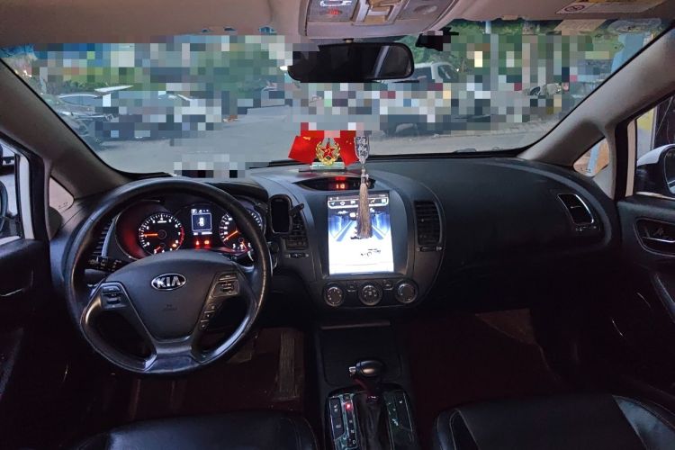 Used Kia K3 2016 1.6L Automatic GLS Center Console