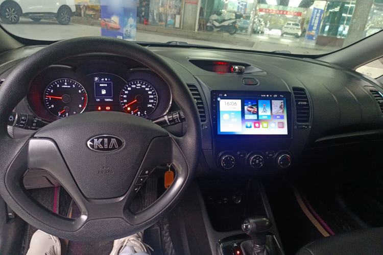 Used Kia K3 2016 1.6L Automatic GL Center Console