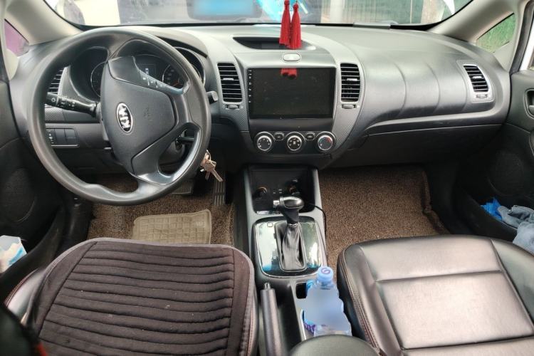 Used Kia K3 2016 1.6L Automatic GL Center Console