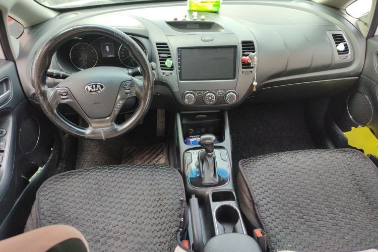 Used Kia K3 2016 1.6L Automatic GLS Center Console