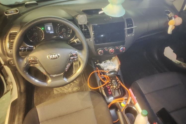 Used Kia K3 2016 1.6L Automatic GL Center Console