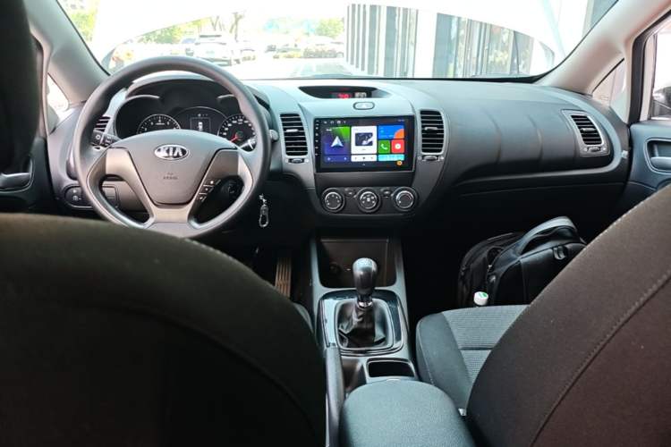 Used Kia K3 2016 1.6L Manual GL Center Console