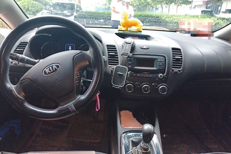 Used Kia K3 2016 1.6L Manual GL Center Console