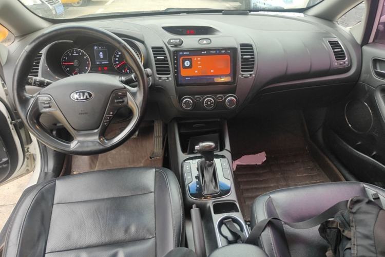 Used Kia K3 2016 1.6L Automatic GLS Center Console