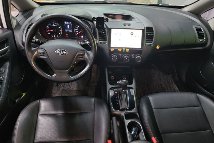 Used Kia K3 2016 1.6L Automatic GLS Center Console