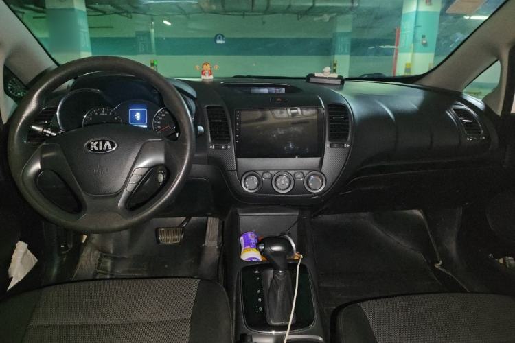 Used Kia K3 2016 1.6L Automatic GLS Center Console