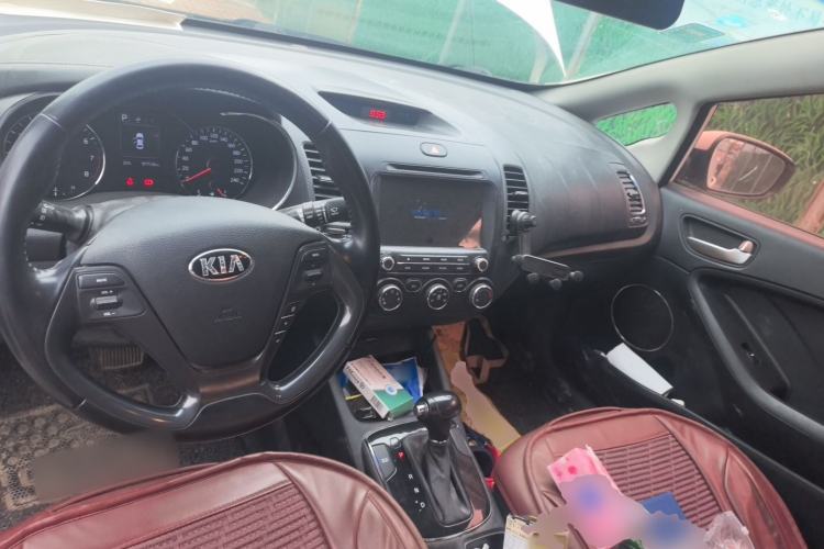 Used Kia K3 2016 1.6L Automatic GLS Center Console