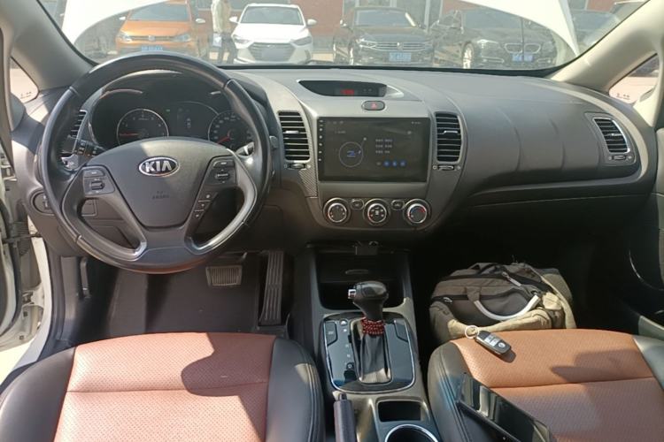Used Kia K3 2016 1.6L Automatic GLS Center Console